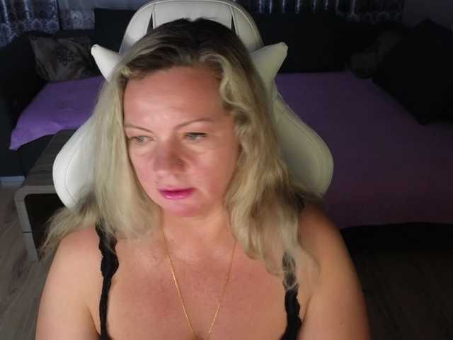 Fényképek Natalli888 #bbw#curvy#foot-fetish#dominance#role-playing #cuckolds Hello! Domi from 11 token. I like Ultra Hot, I'm natural ,11416977101300500999. All complemented by Tip Menu.PM 50 token and private